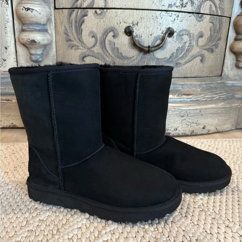 UGG Classic Black Suede Boots women’s size 8 NWOT - Picture 3 of 9